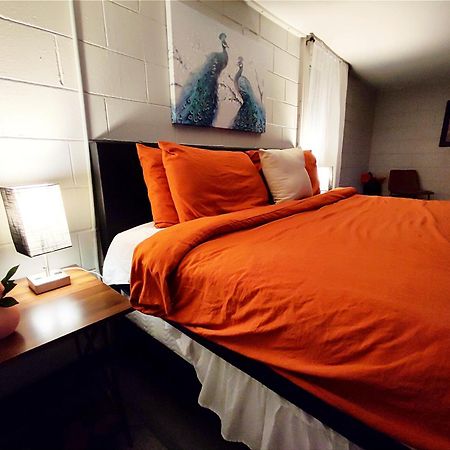 Spacious Suite Close To Downtown Indy/ King Bed Индианаполис Экстерьер фото