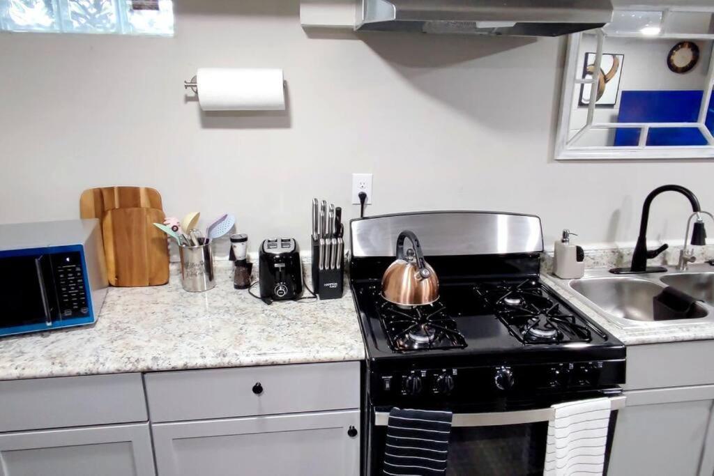 Spacious Suite Close To Downtown Indy/ King Bed Индианаполис Экстерьер фото
