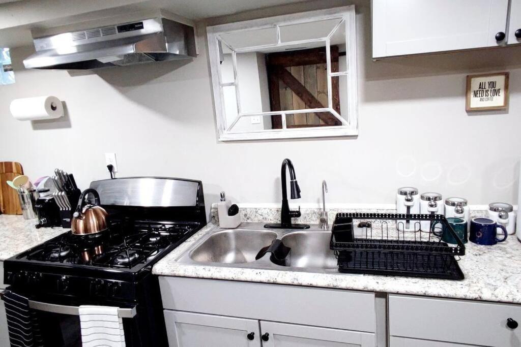 Spacious Suite Close To Downtown Indy/ King Bed Индианаполис Экстерьер фото